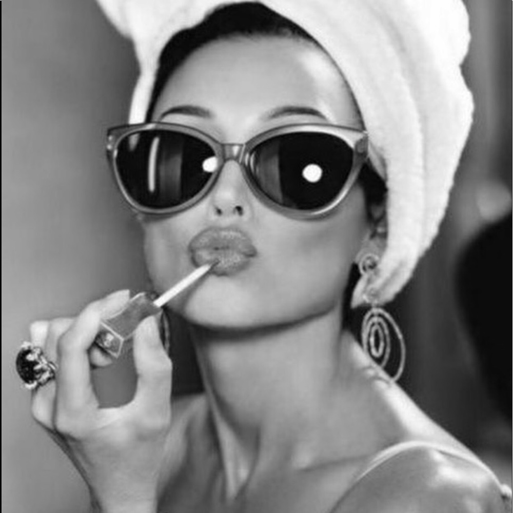 Meet your Posher, Phoebe